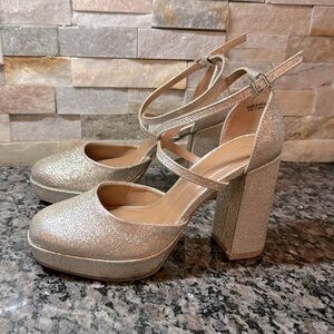 Report Micky Gold glittery chunky heels 8 EUC